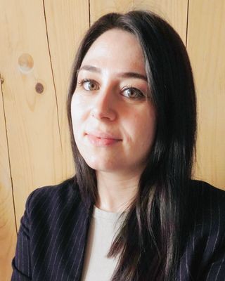 Portrait of Lisa Marini, CBT therapist